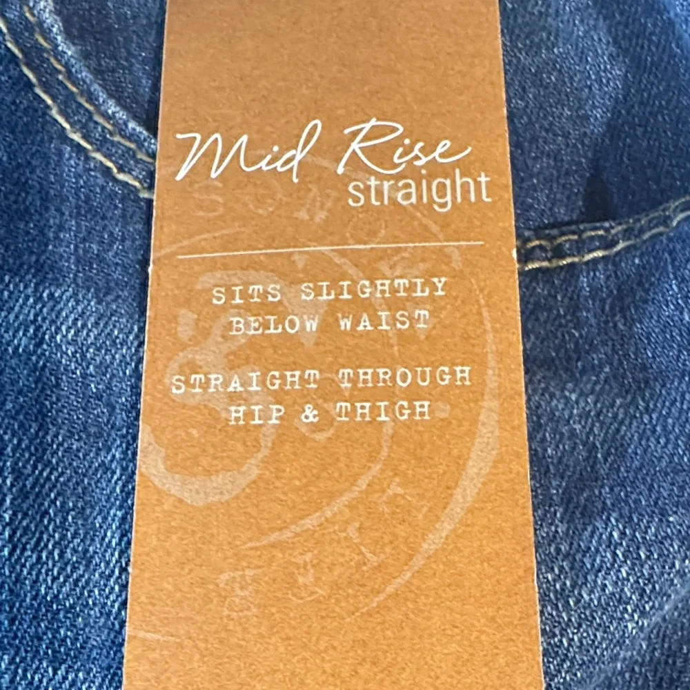 Sonoma Women's Straight Leg Jeans in Dark Blue Wash Size 4P